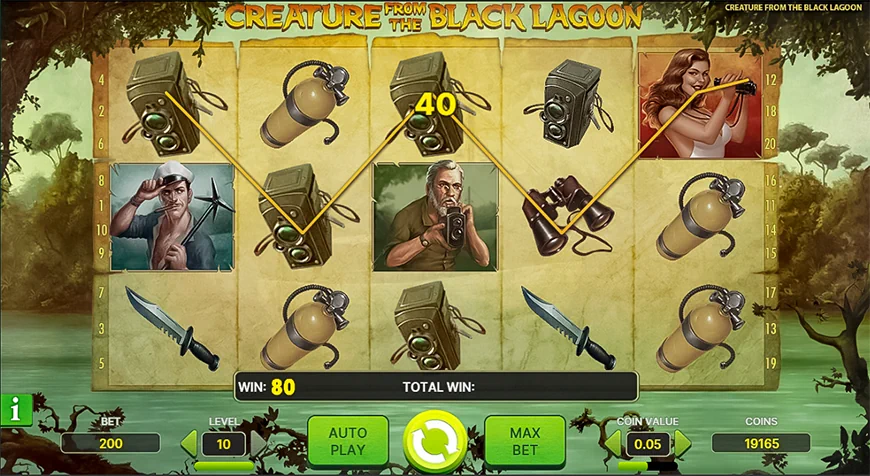 The process of playing Creature from the Black Lagoon slot. The main screen of the slot.